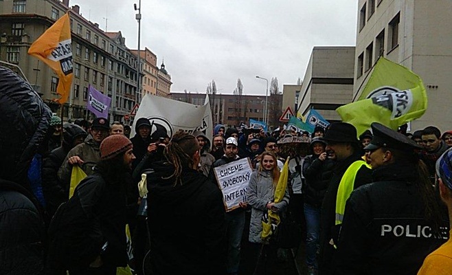 В Праге состоялась демонстрация за свободный интернет