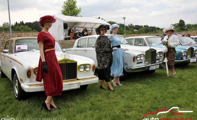 Съезд автомобилей Rolls-Royce и Bentley