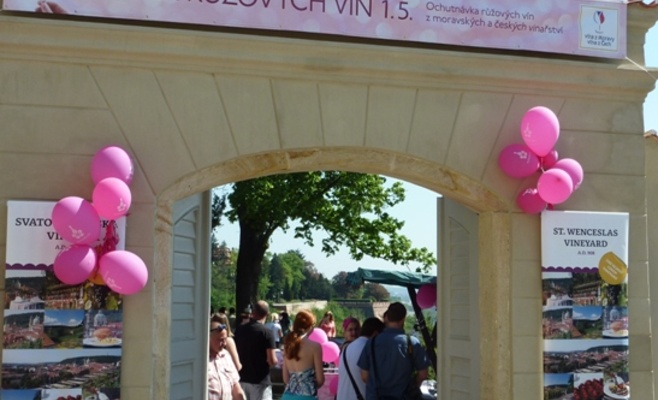 Праздник розового вина