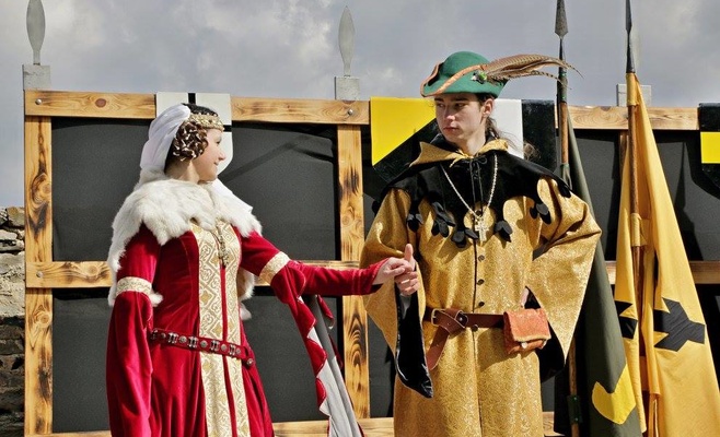 Пасхальные рыцарские торжества на замке Окорж