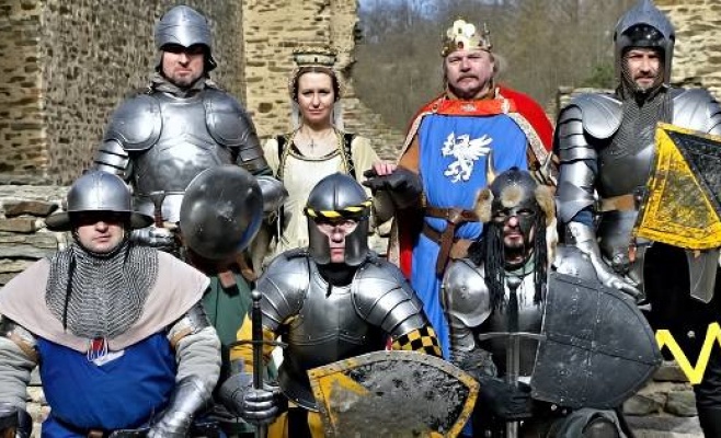 Пасхальные рыцарские торжества на замке Окорж