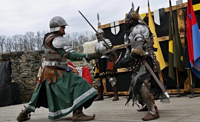 Пасхальные рыцарские торжества на замке Окорж