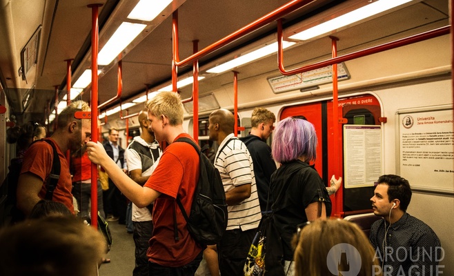 Табло в пражском метро будут показывать информацию на английском языке