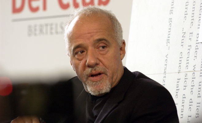 Пауло Коэльо обратился за помощью к чешским гражданам