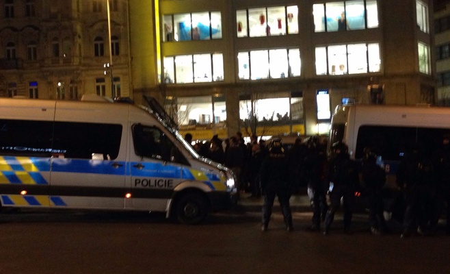 На Вацлавской площади собрались поклонники «Лацио», за ситуацией следит чешский ОМОН