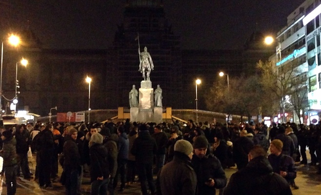 На Вацлавской площади собрались поклонники «Лацио», за ситуацией следит чешский ОМОН