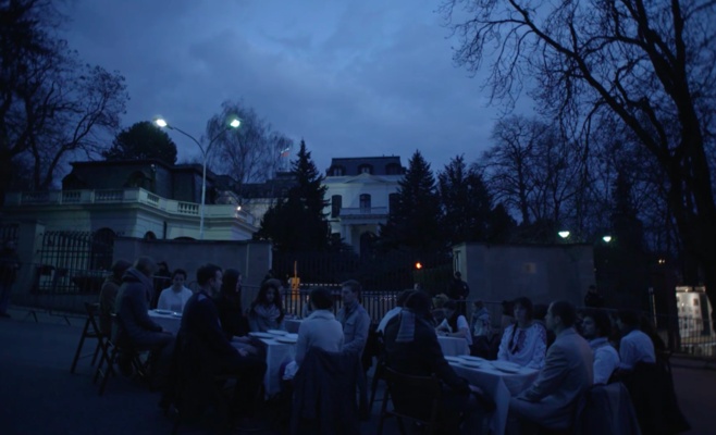 Перед посольством России в Праге состоялась акция: «Ужин для Савченко»