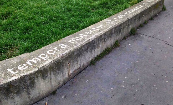 На Флоренце появились самые большие солнечные часы в Праге