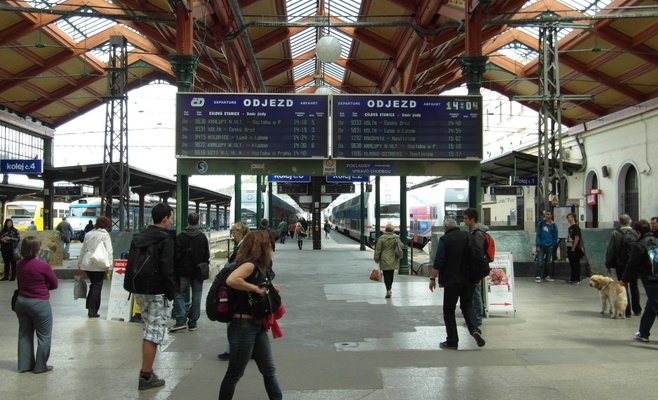 На вокзале Масарика в Праге обнаружили подозрительную сумку