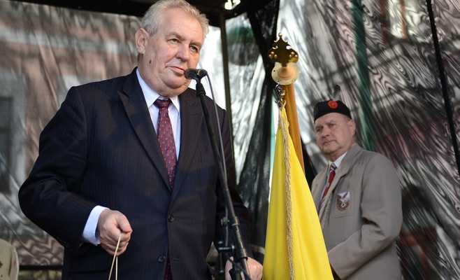 Президент Чехии: Мы не звали беженцев и не держим их