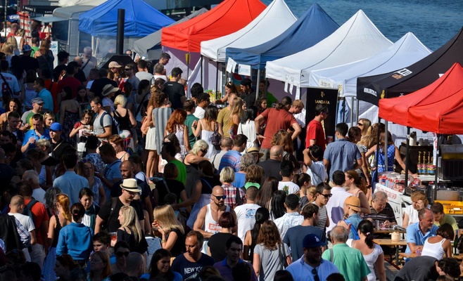 Чем заняться в субботу? Гастрофестиваль Náplavka Street Food