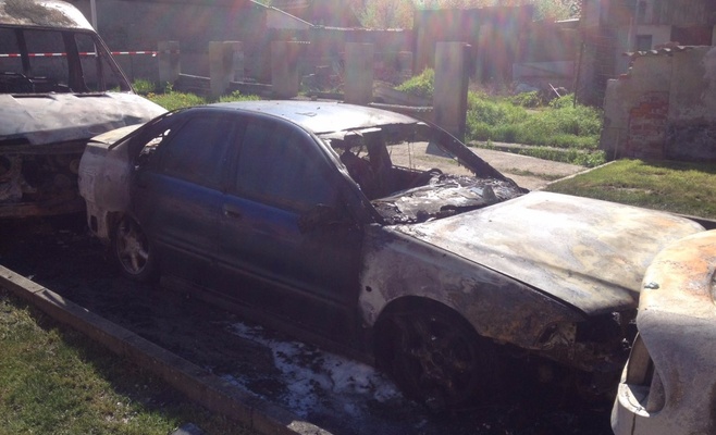 Неизвестный преступник поджёг в Пржеровском районе три автомобиля