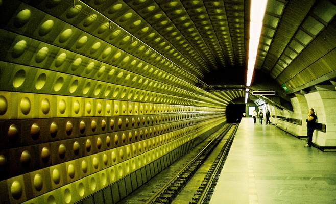 В вестибюле пражского метро умер человек