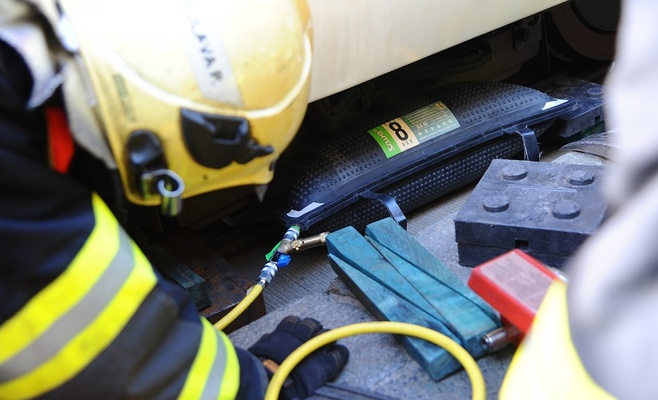 В Праге 13-летний мальчик попал под трамвай