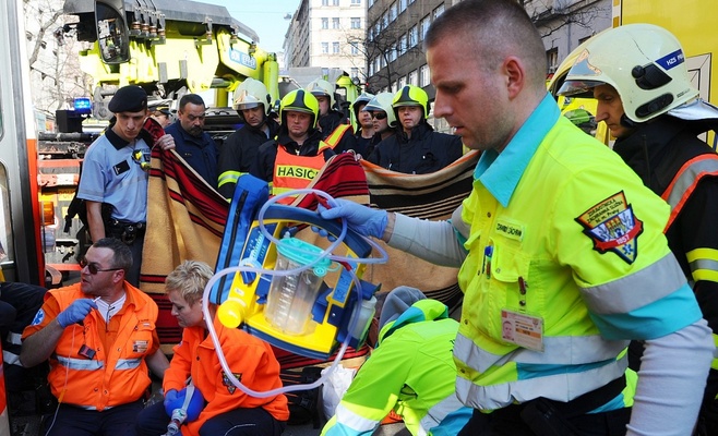 В Праге 13-летний мальчик попал под трамвай