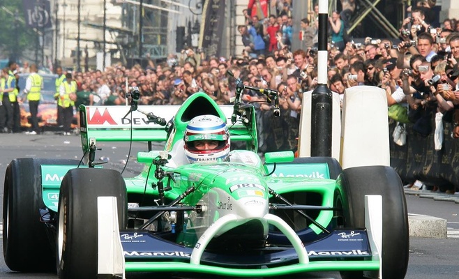 Легендарное ралли Gumball 3000 в Праге