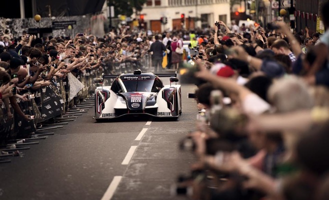 Легендарное ралли Gumball 3000 в Праге