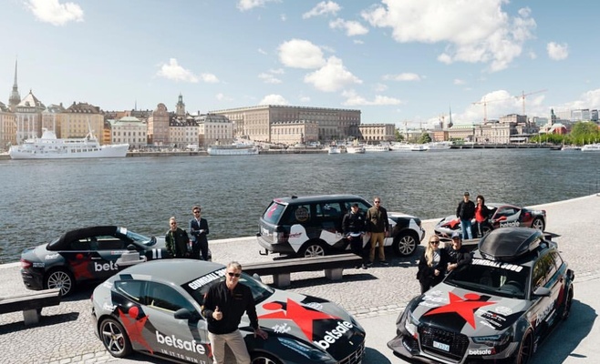 Легендарное ралли Gumball 3000 в Праге