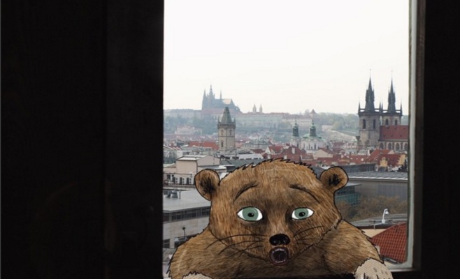 Чешская художница дорисовывает Прагу