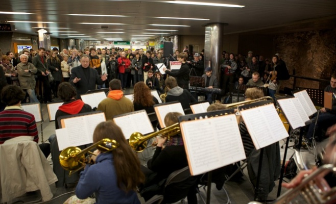Сегодня в пражском метрополитене выступили музыканты