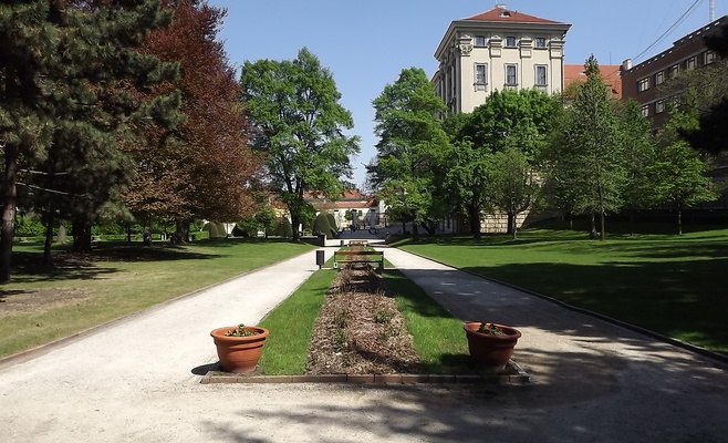 День открытых дверей в Чернинском дворце — резиденции МИДа Чехии