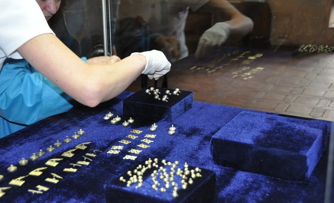 В замке Карлштейн выставлены уникальные «Карлштейнские сокровища»