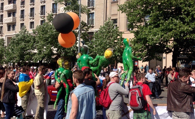 Чешские активисты протестуют на Вацлавской площади против проезда «Ночных волков»