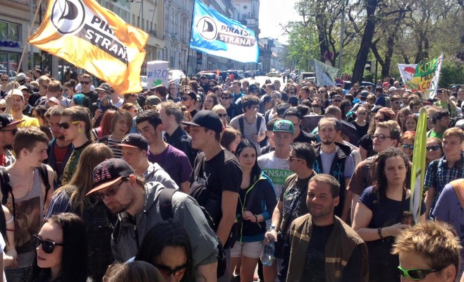 Тысячи человек приняли участие в шествии за легализацию марихуаны