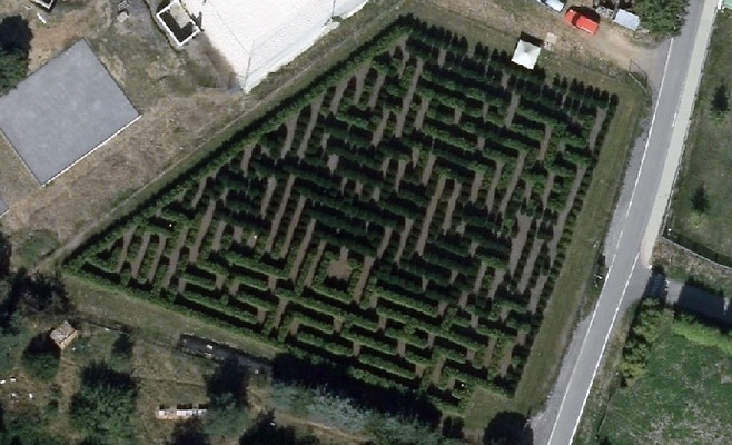 В Праге появился настоящий лабиринт