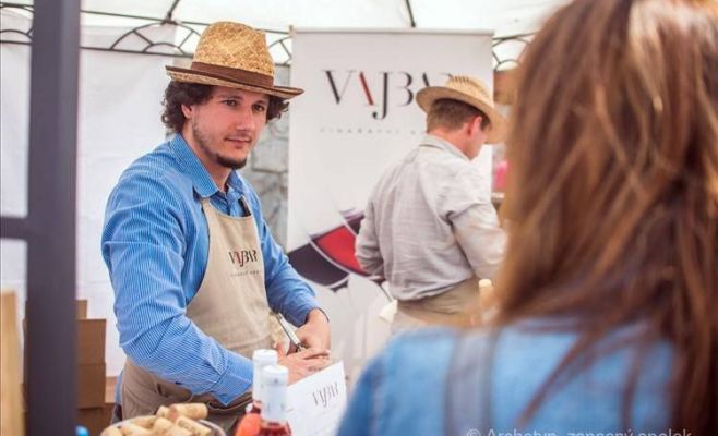 Фестиваль вина «Розовый май»