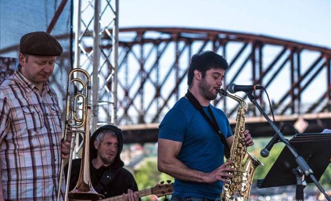 Фестиваль вина «Розовый май»