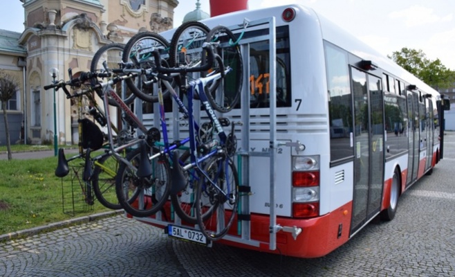 Прага будет тестировать автобусы с рамой для велосипедов