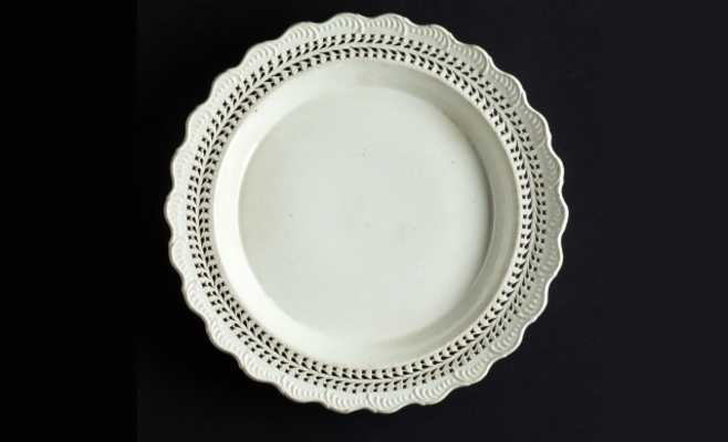 Выставка «Хрупкая красота пражской тонкой керамики»