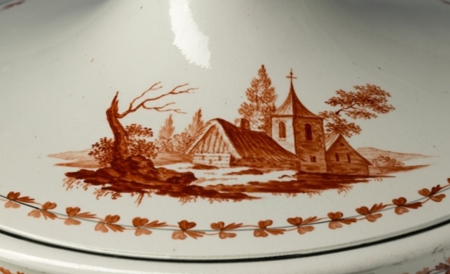 Выставка «Хрупкая красота пражской тонкой керамики»