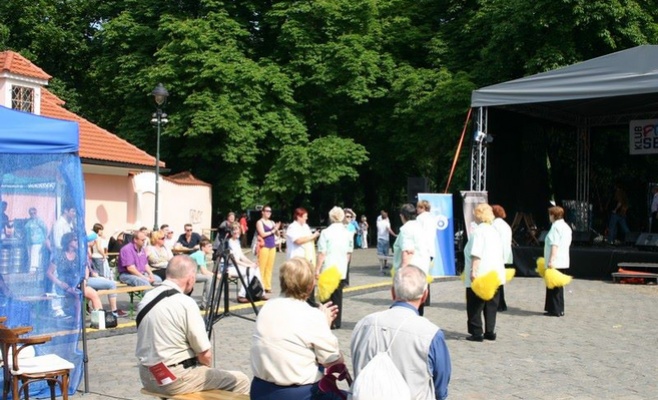 Fresh senior festival