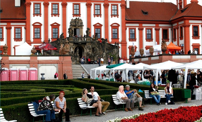 Сбор винограда в Тройском замке