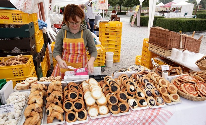 Сбор винограда в Тройском замке