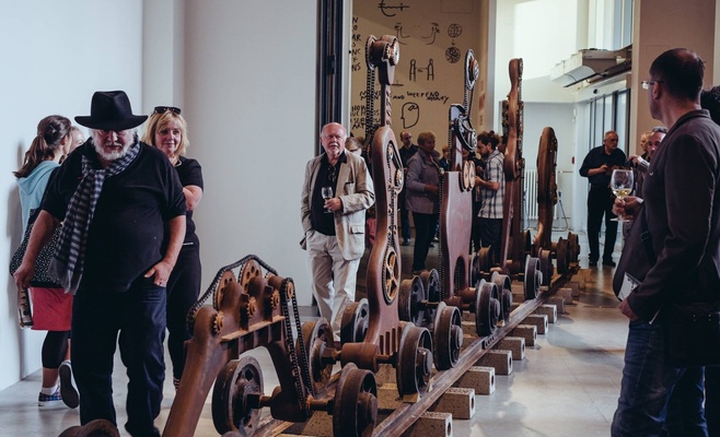 Выставка Карела Непраша «Семья, готовая к отъезду»