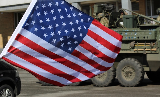 Военный конвой США покинул Прагу