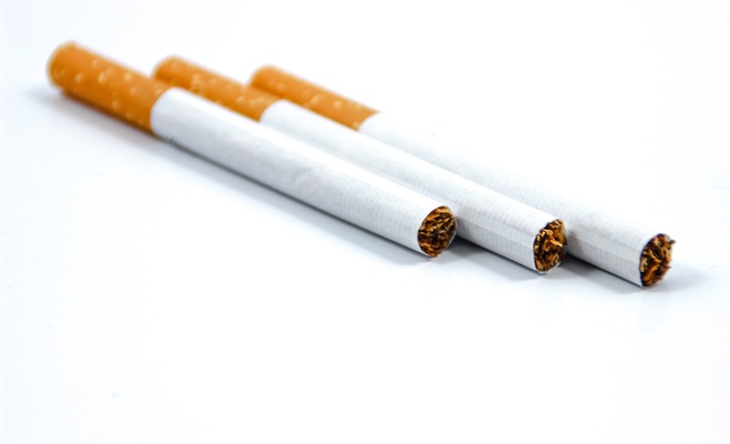 Немечек: Правительство обязано принять антитабачный закон