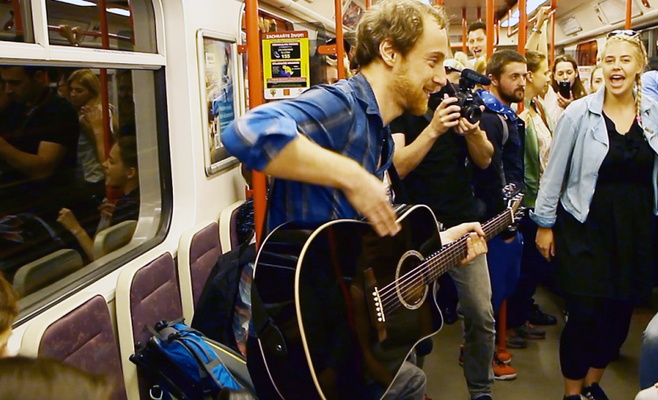 «Музыкальный вагон» в пражском метро