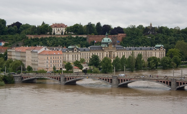 Прага заранее подготовится к возможным наводнениям
