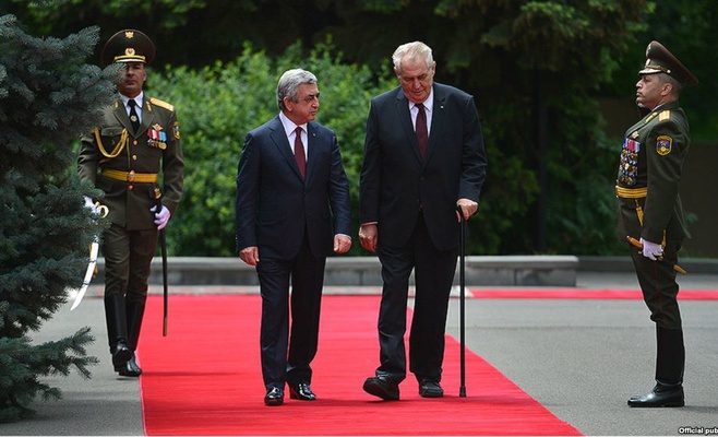 Президент Чехии предложил признать геноцид армян