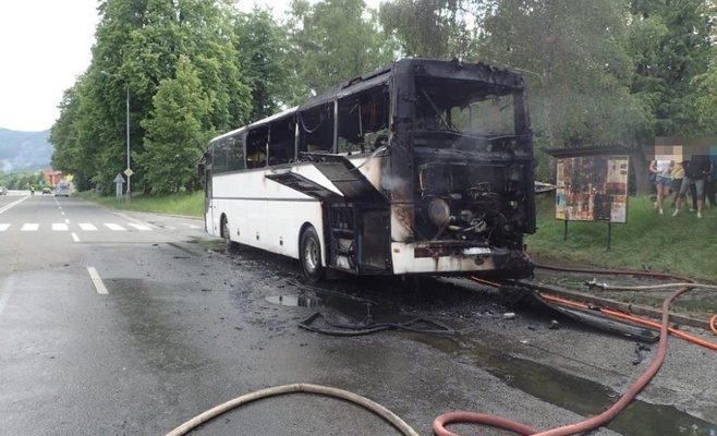 В Чехии загорелся автобус с детьми