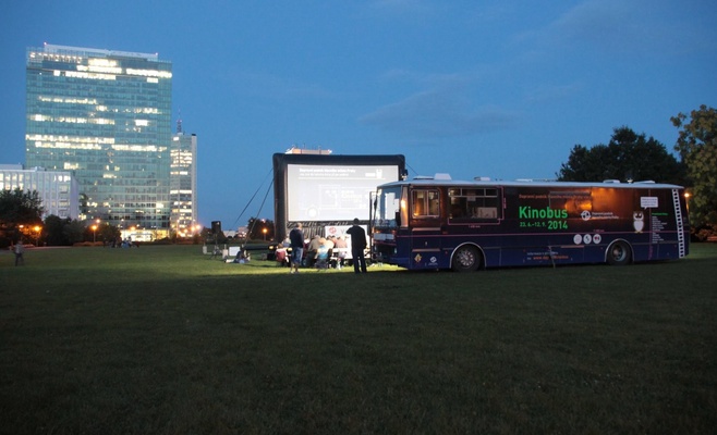 Kinobus — кино под открытым небом