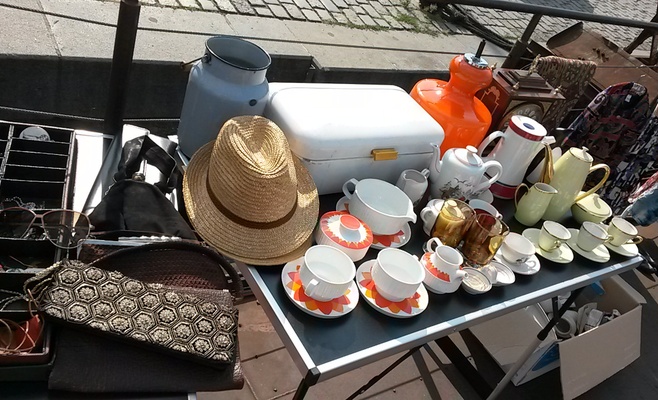 Блошиный рынок на Тыловой площади