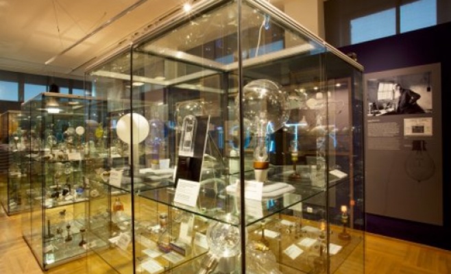 Выставка «От пламени к светодиодам»