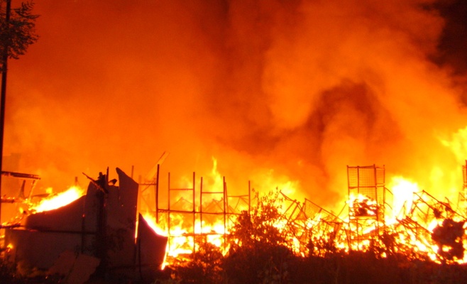 В Оломоуце сгорел большой склад текстильных изделий