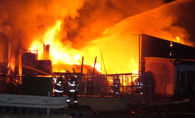 В Оломоуце сгорел большой склад текстильных изделий