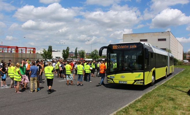 Сколько человек влезет в пражский трамвай или автобус?